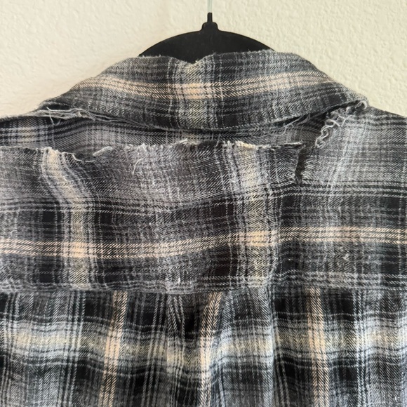 Urban Outfitters Reconstructed Vintage Distressed Flannel - Picture 5 of 5